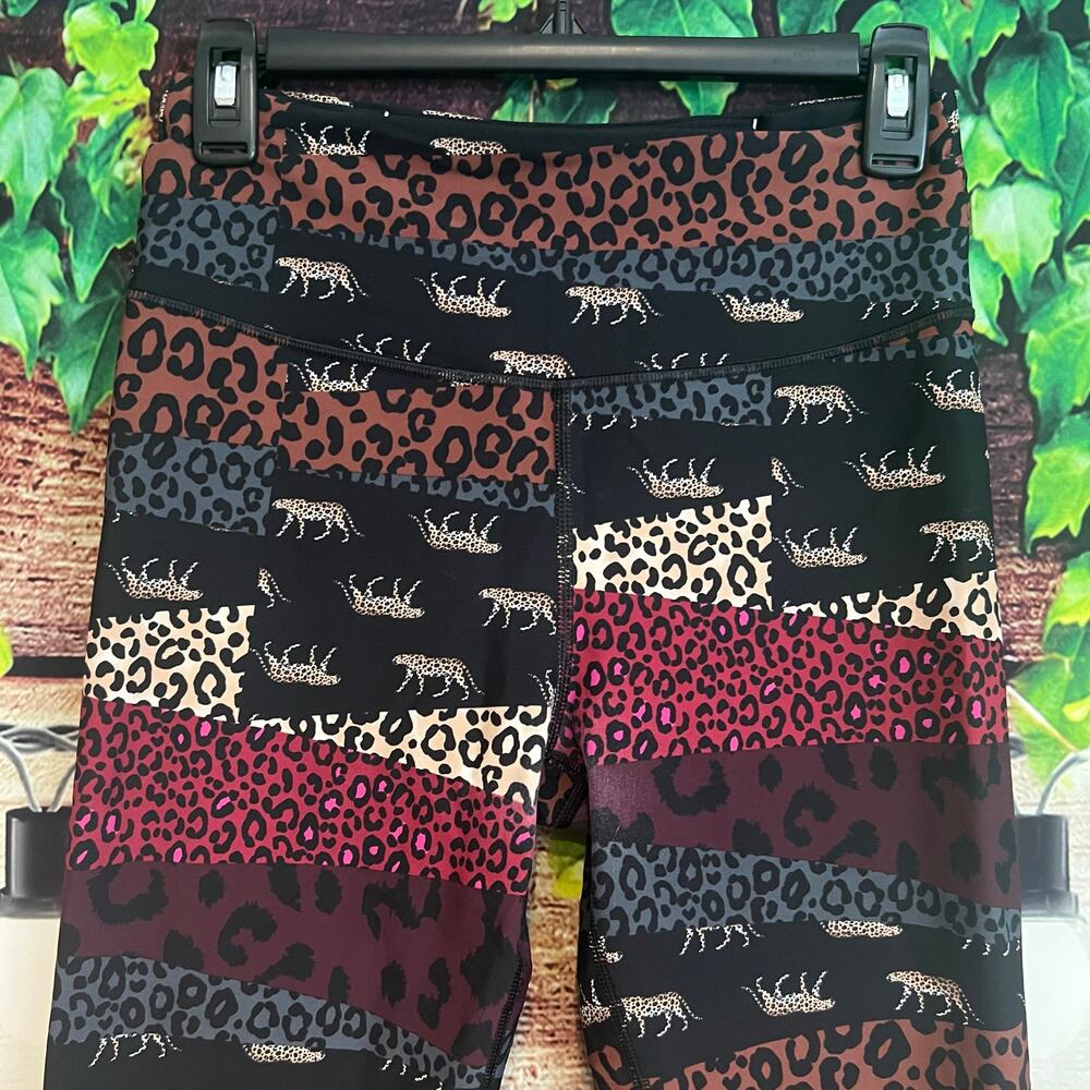Victorias Secret Sport Leggings Medium Jungle Leopard Cheetah Patchwork Tights